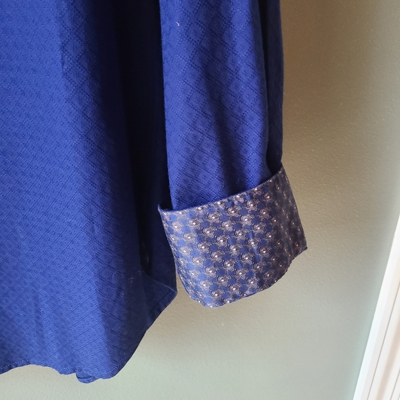 Robert Graham Button Down Shirt in Blue - Picture 2 of 5